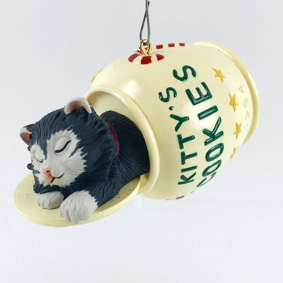 1994 Hallmark Keepsake "Cat Naps" Christmas Ornament Kittys Cookies Jar - Picture 1 of 7